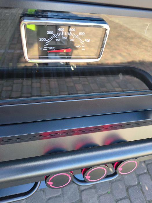 Solidny Grill gazowy z szybą miejscem na butle LANDMANN  BLACKCOOK 3+1