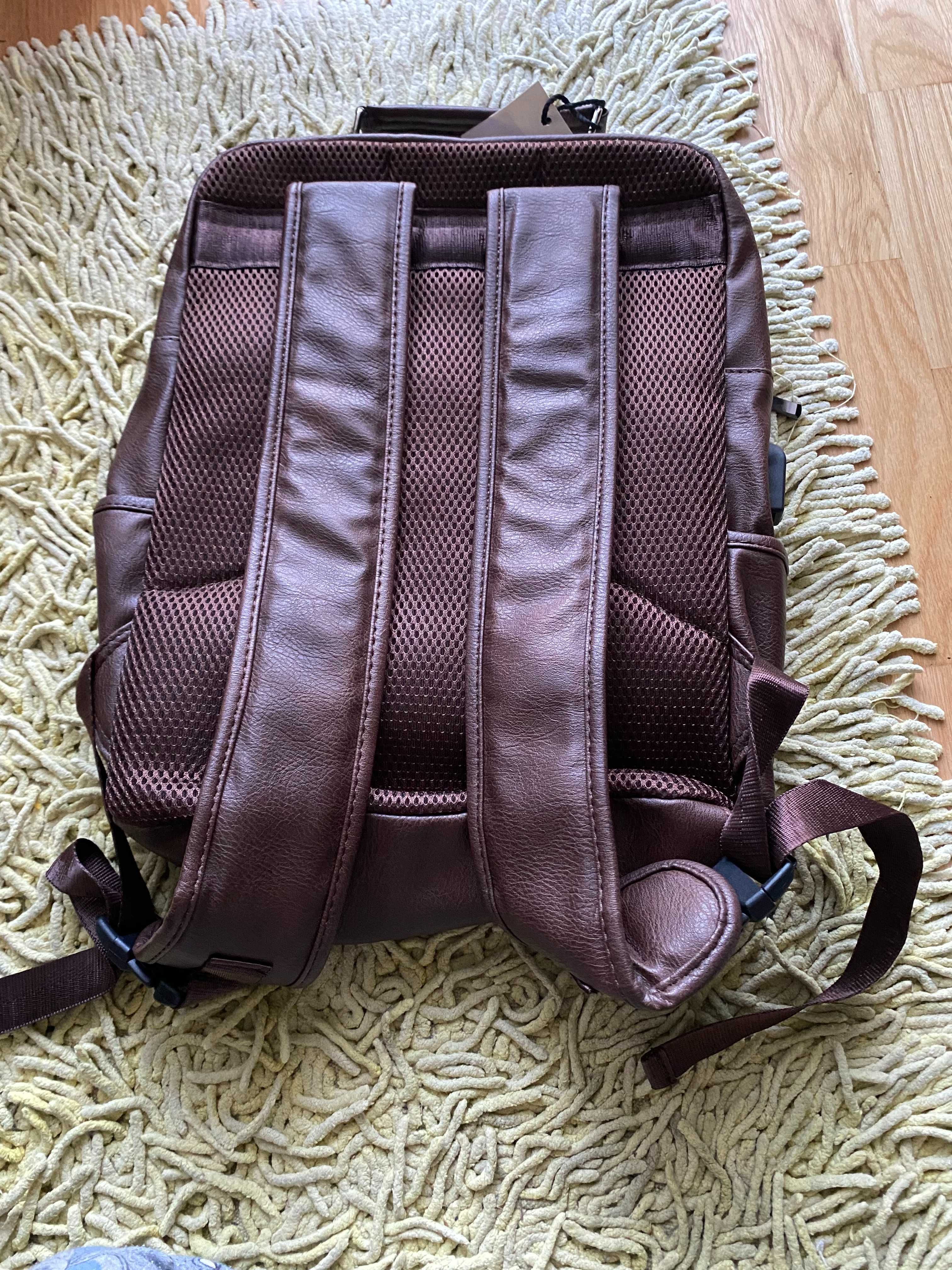 Plecak na laptopa model JEEP Buluo ADVENTURE Brązowy dwukomorowy NOWY