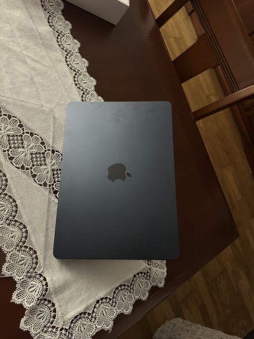 Macbook Air M2 8GB RAM, 256GB SSD