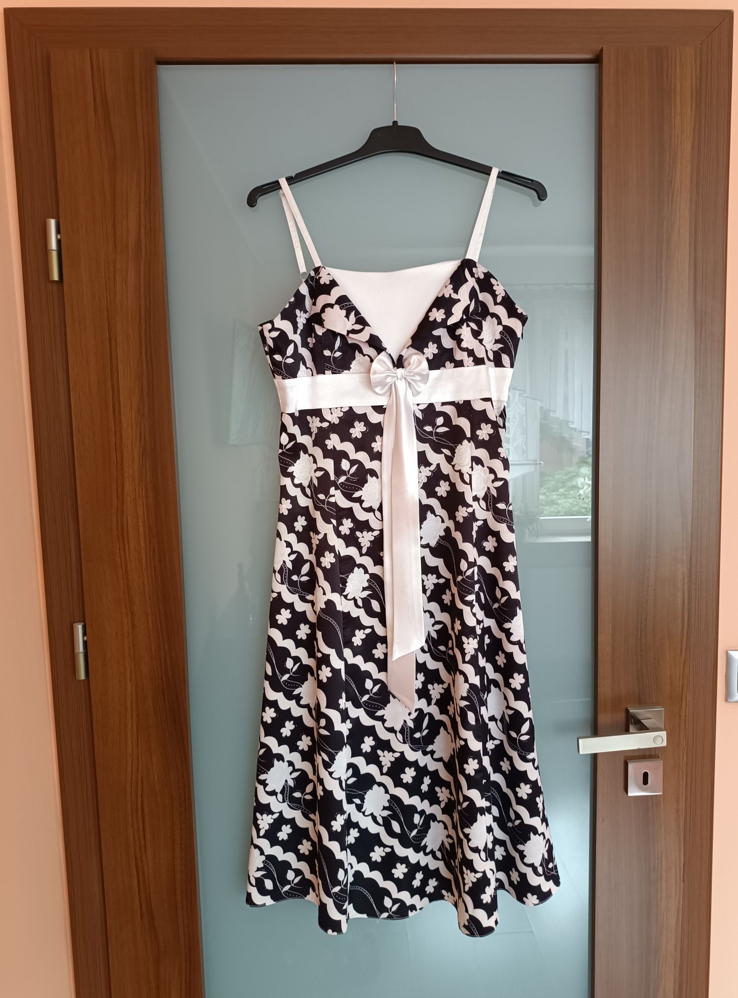 Sukienka roz. 36 + GRATIS