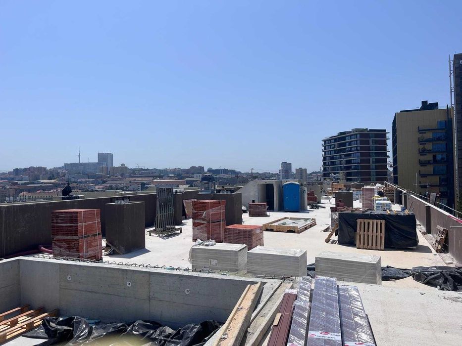 Vista Rio Douro - Tem piscina e pista de atletismo- Metro