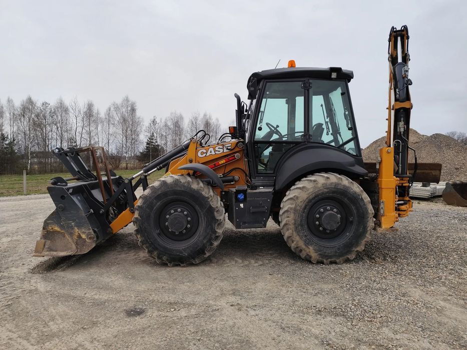 Case ST695  stan idealny ,od pierwszego właściciela