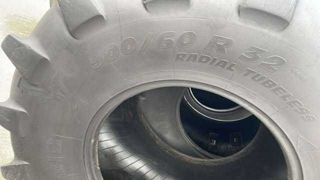 Michelin MegaxBib 900/60R32