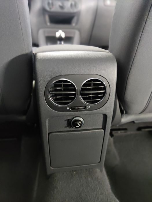 GOLF PLUS 5700$
Мотор 1,6 бензин.
Коробка механіка 6ст.
Пробіг