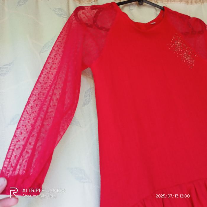 Чудова червона сукня