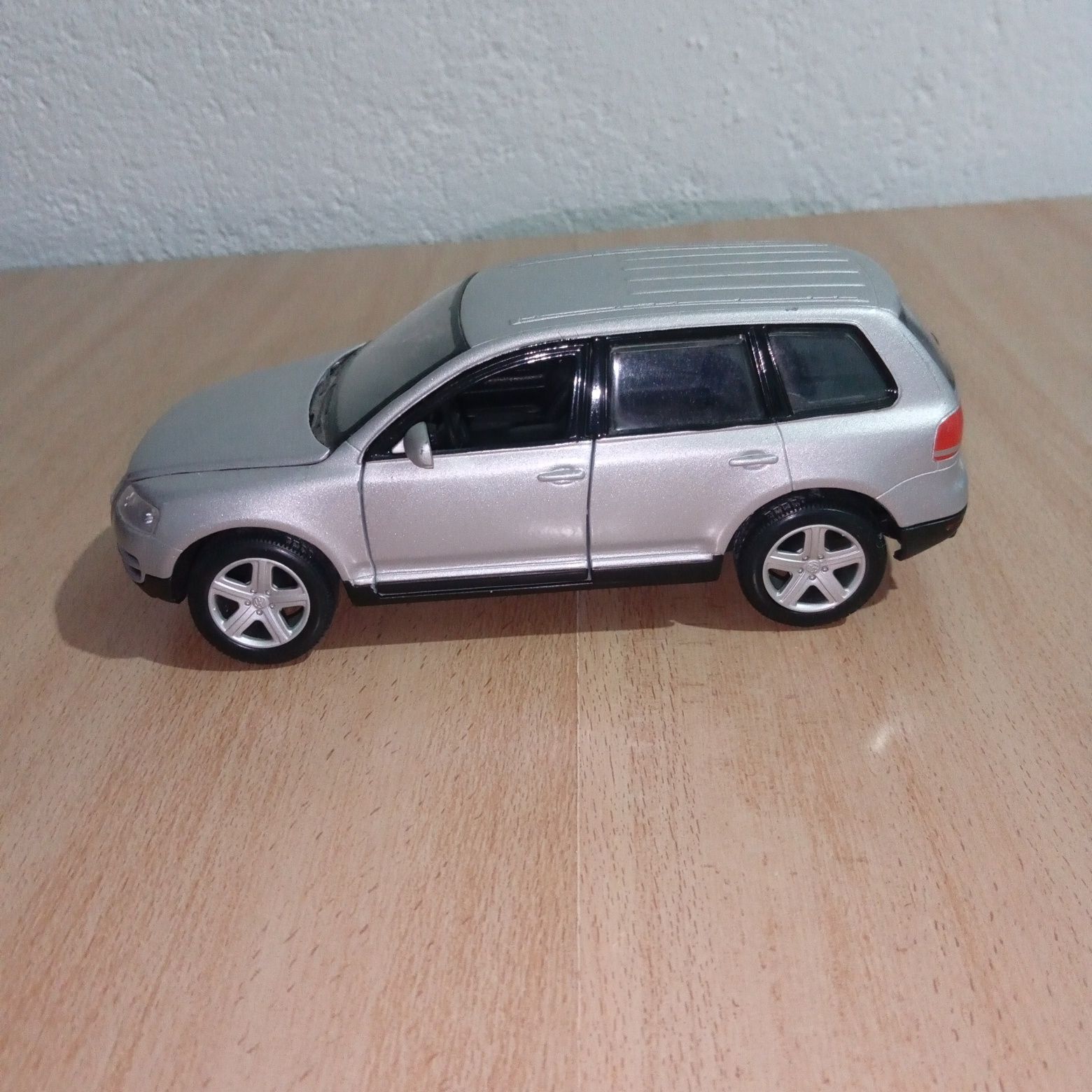 Volkswagen touareg 1/24