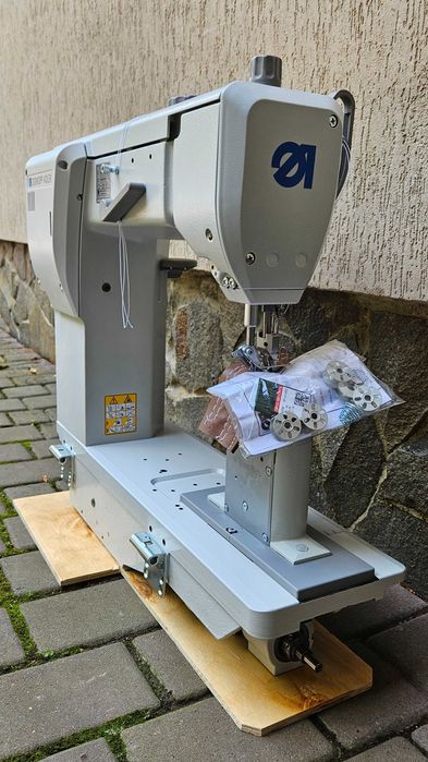 Durkopp Adler 868 M Type Eco. Промислова колонкова швейна машина.