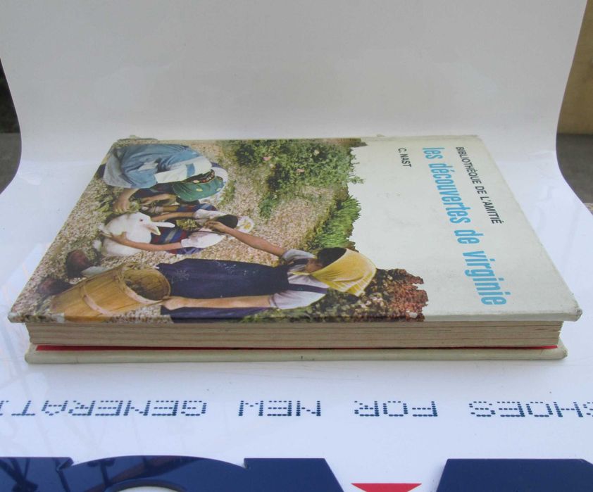 Livro Les découvertes de virginie, C. Nast 1960