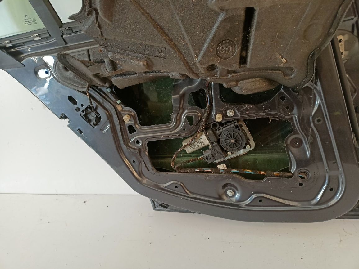 BMW E90 drzwi lewy tył lewe tylne zamek szyba silniczek klamka