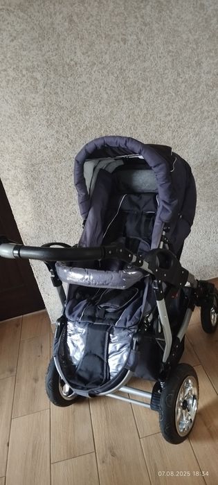 Продам коляску 3 в 1