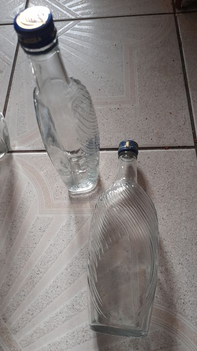 Karafki-butelki ozdobne poj 0.5 l-3szt-20 zl