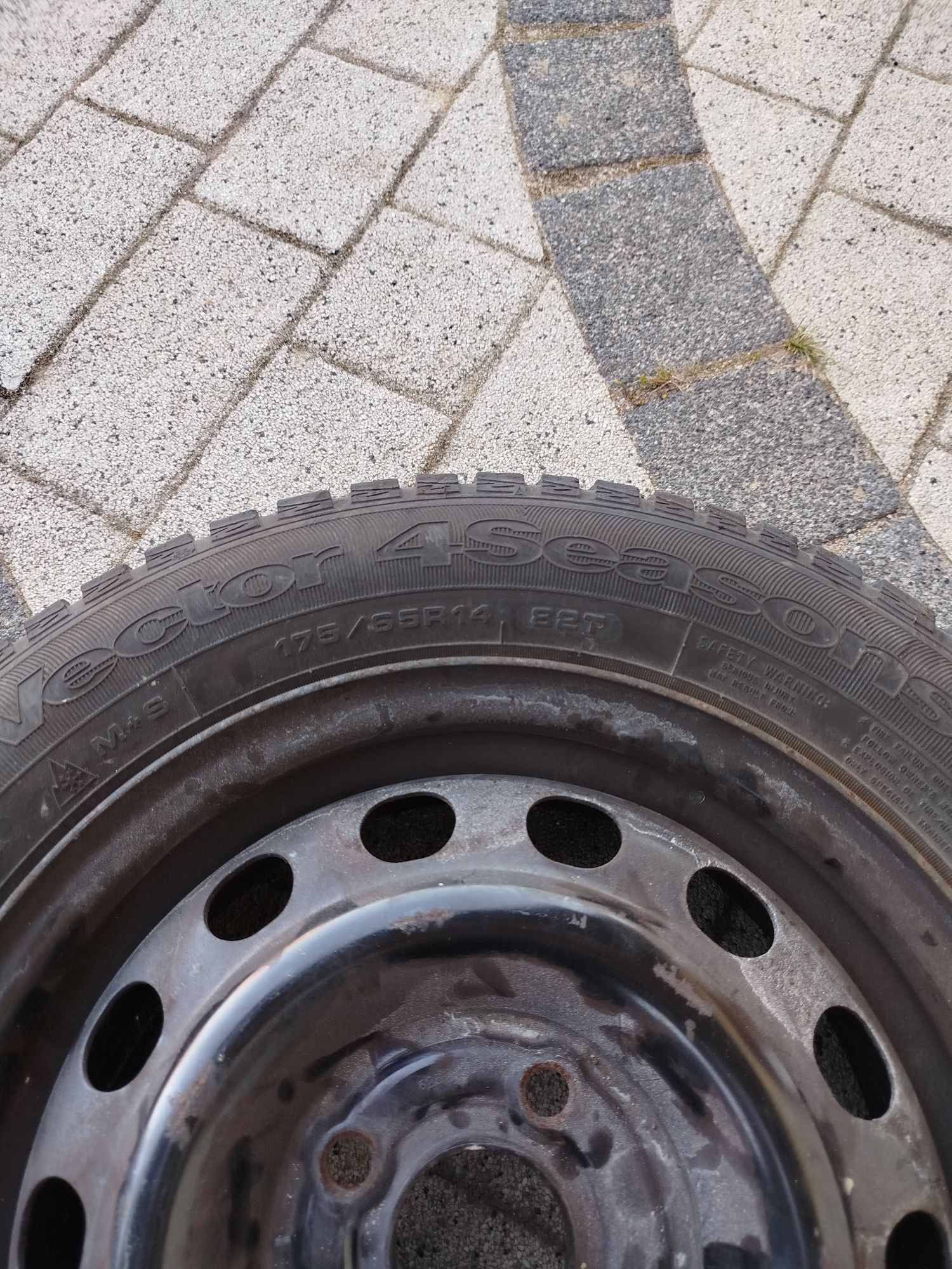 Opony plus felgi wielosezonowe