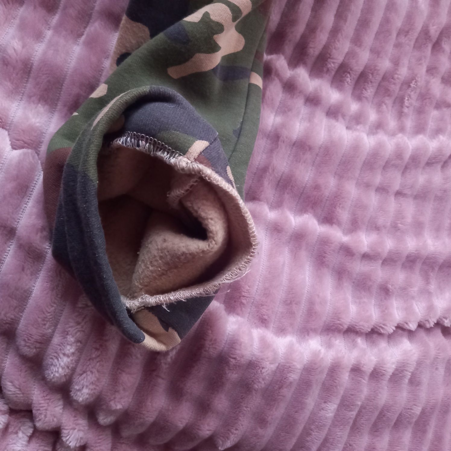 Sprzedam bluzę w moro rozmiar L za 15zł