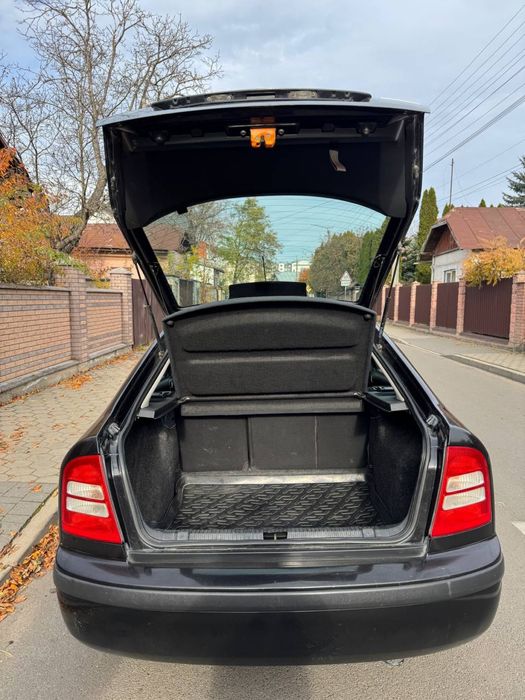 Автомобіль Skoda Octavia Tour 1.6 механіка 2007 рік 166 тис км пробіг