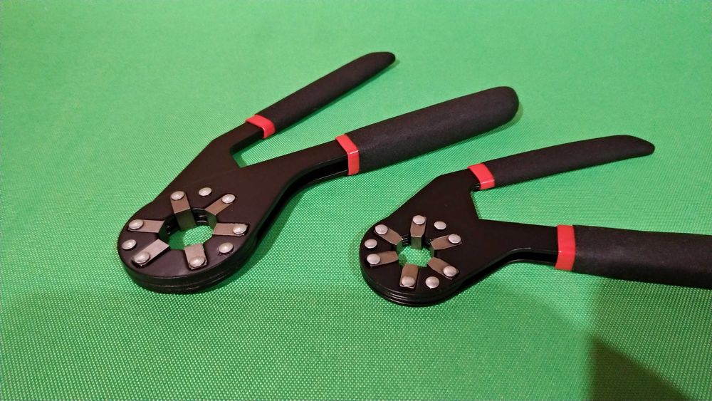 Ключ универсальный гаечный ключ самозажимной