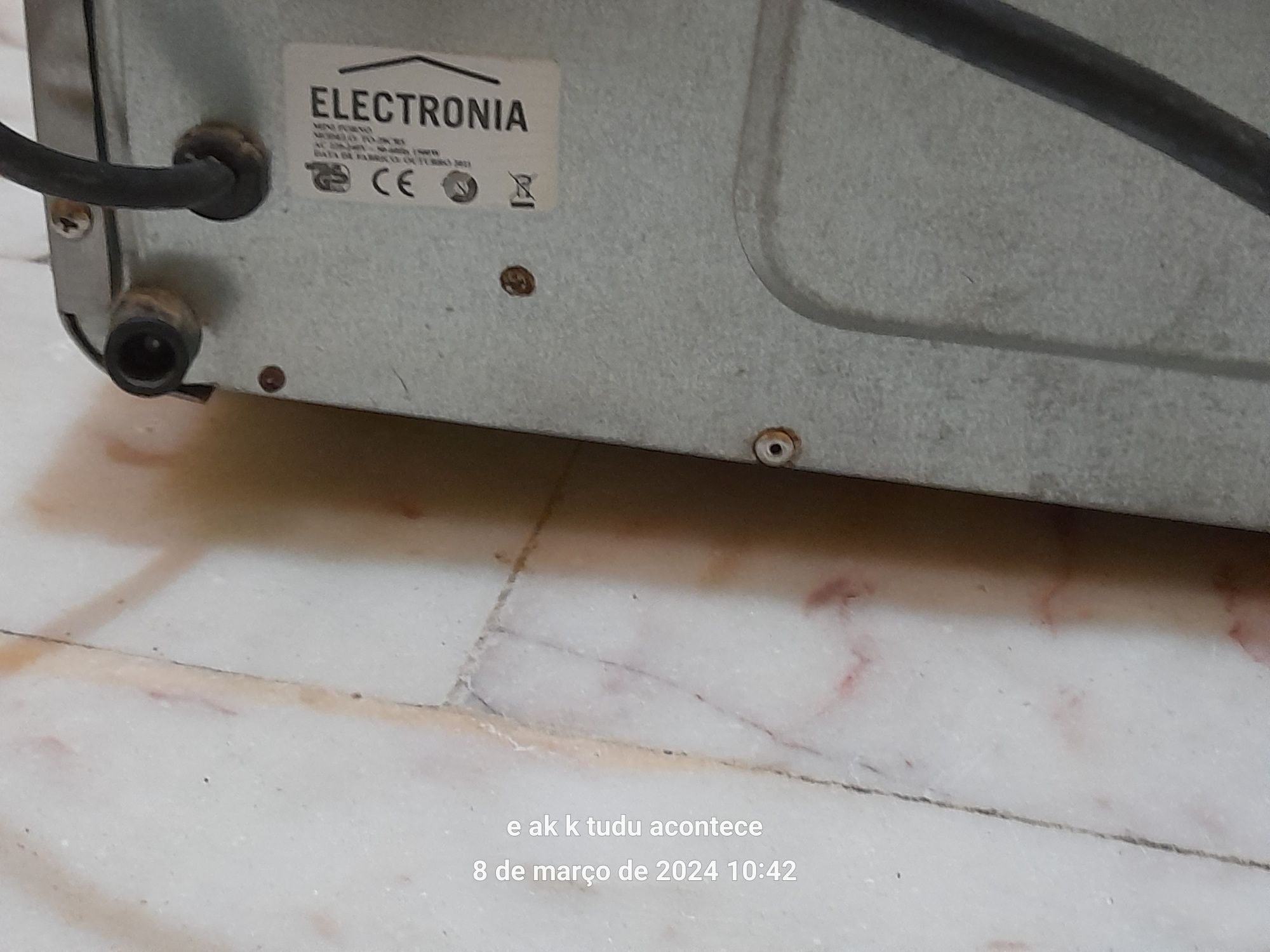 Micro-ondas a funcionar
