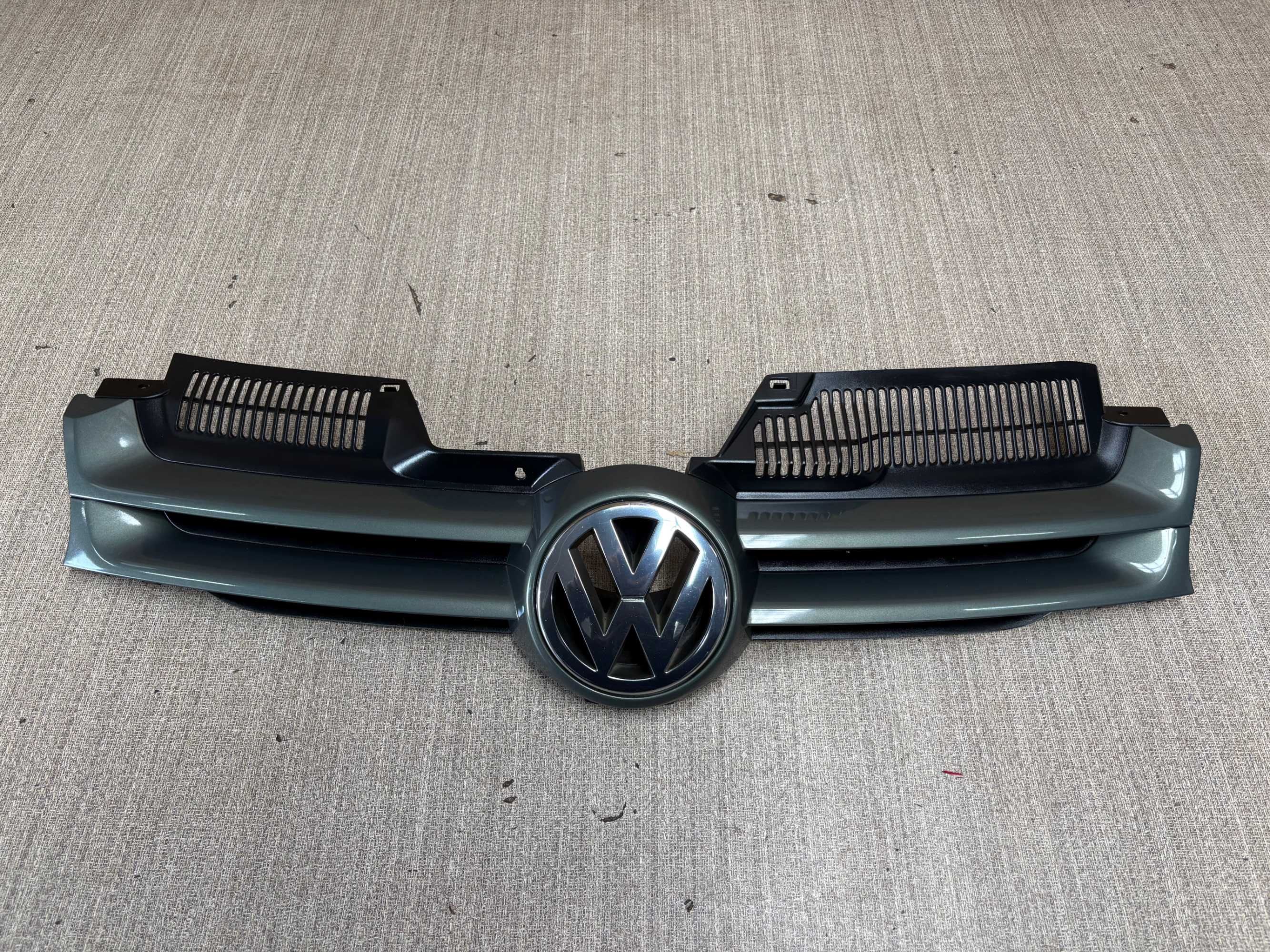 grill/atrapa volkswagen golf 5 kolor la6q