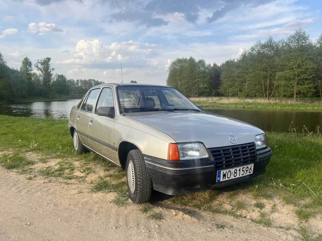 Klasyk. Opel Kadet 1988, automat, cały w oryginale ,40tys km