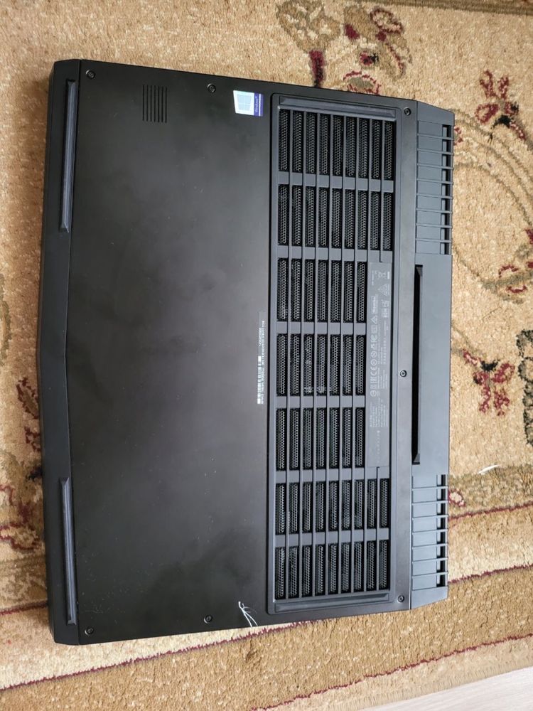 Dell Alienware R5 17.3 Core i7-8750H RAM 16ГБ/512Gb GeForce GTX 1070