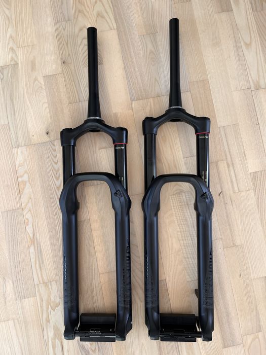 Amortyzator przedni Rock Shox Yari RC charger 180 DebonAir 29 ebike fr