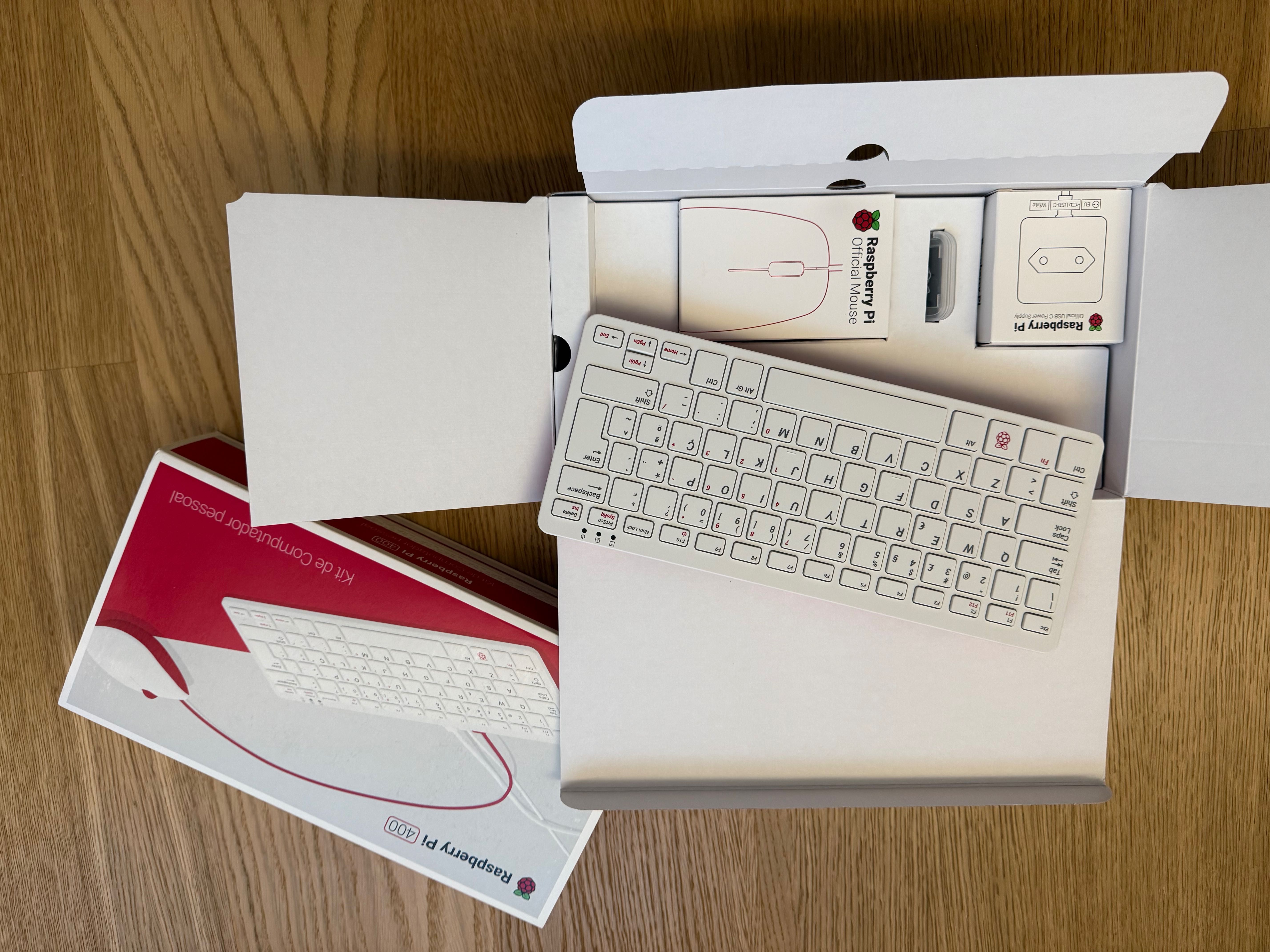 Kit computador Raspberry Pi400 [NOVO]