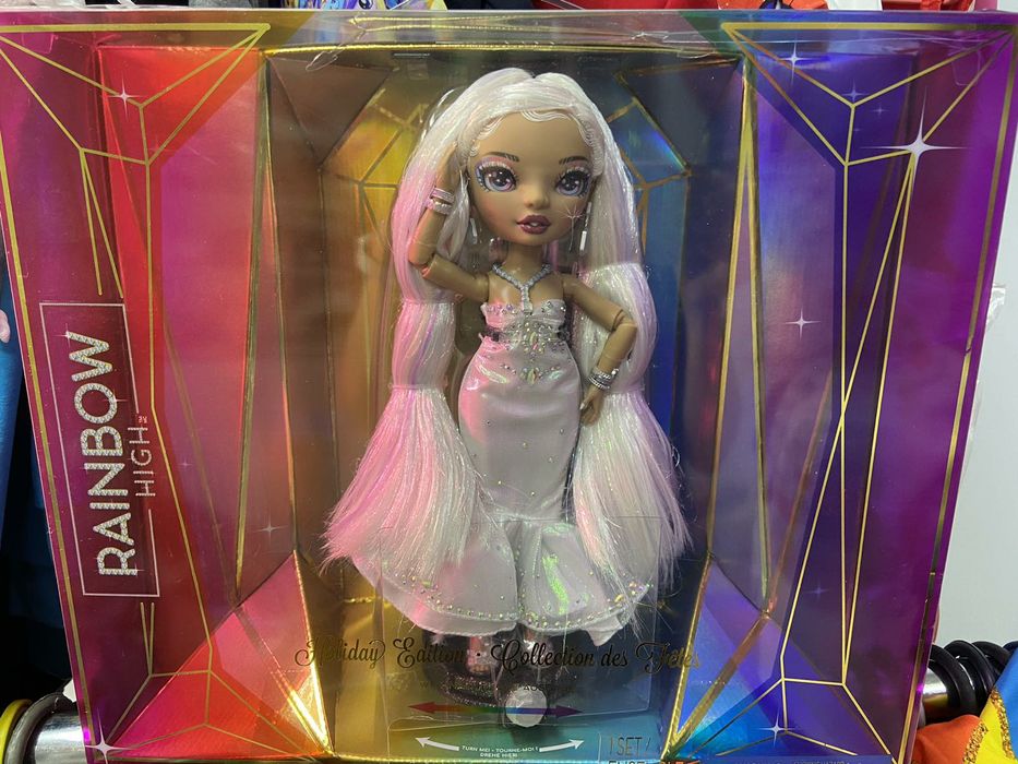 Кукла Rainbow High Roxie Grand Holiday 2022 - Рейнбоу Хай Рокси Гранд,