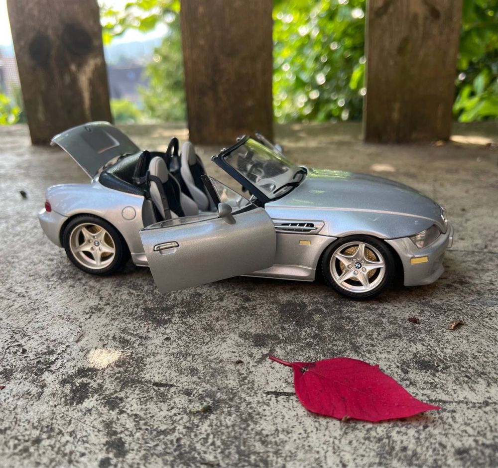 Модель автомобиля „BMW Z3 M roadster 1996“ 1:18