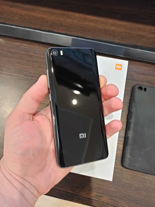 Xiaomi mi 5 пам'яті 3/32 NFC