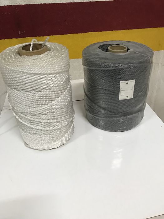 Rolo de corda em polietereno