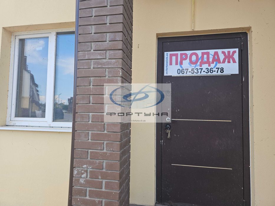 Квартира у новобудові із власним двориком та паркомісцем, РІВЕР ТАУН
