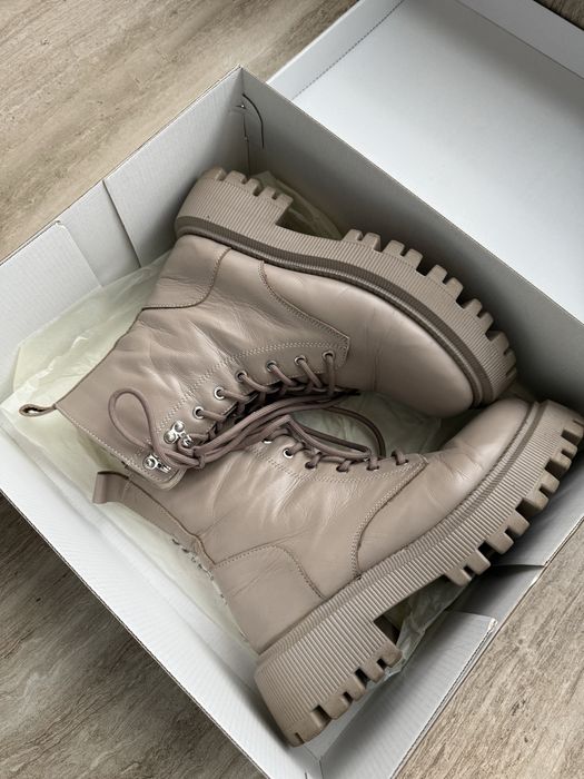 Жіночі шкіряні чоботи 38 р