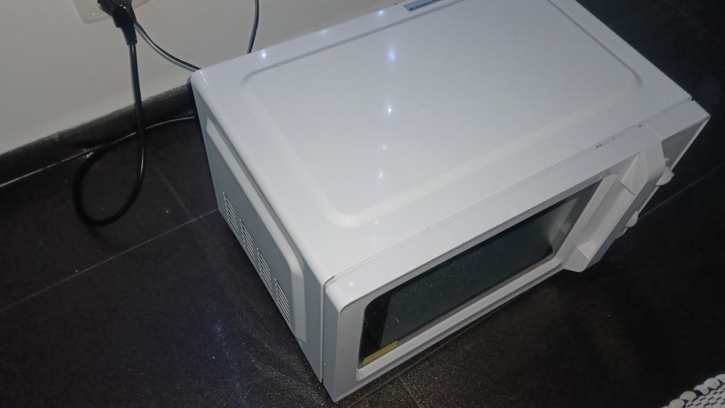 Mikrofalówka Comfee CMO-MP0120C-WH