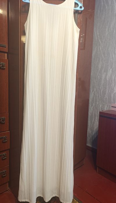 Шифоновое платье в пол. Состояние новое. Не прошло по размеру