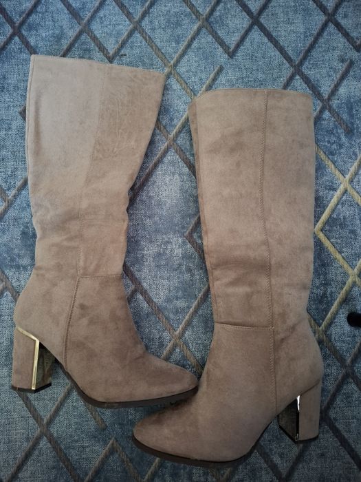 Kozaki ocieplane beżowe / stanie bdb