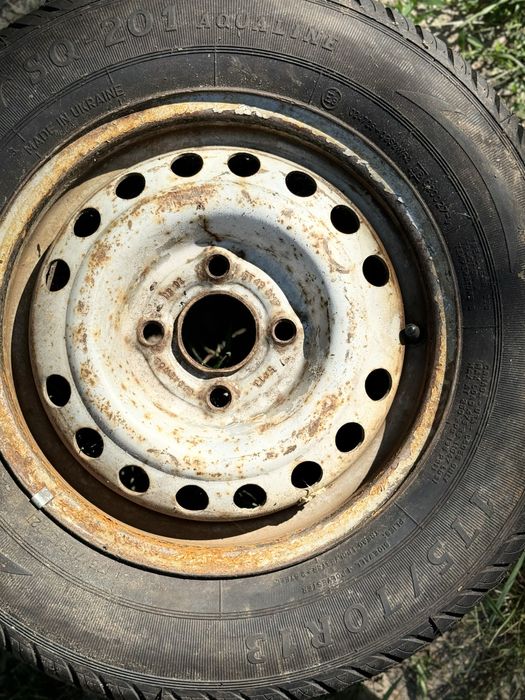 Резина на 13 в отличном состоянии