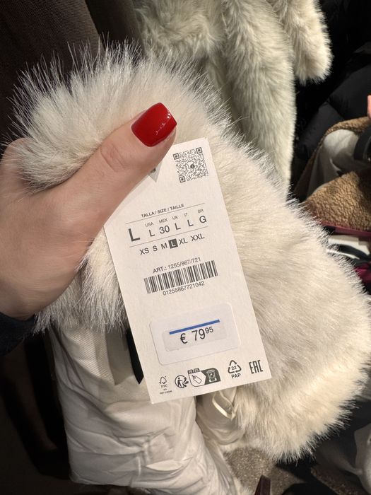 Шуба короткая белая из исскусивенного меха Zara