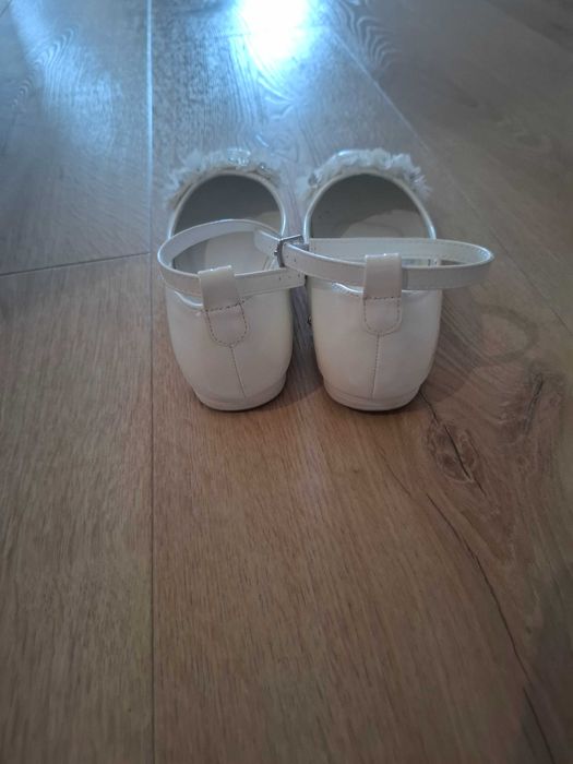 Baleriny buty komunijne 36 biale lakierki nelli blu