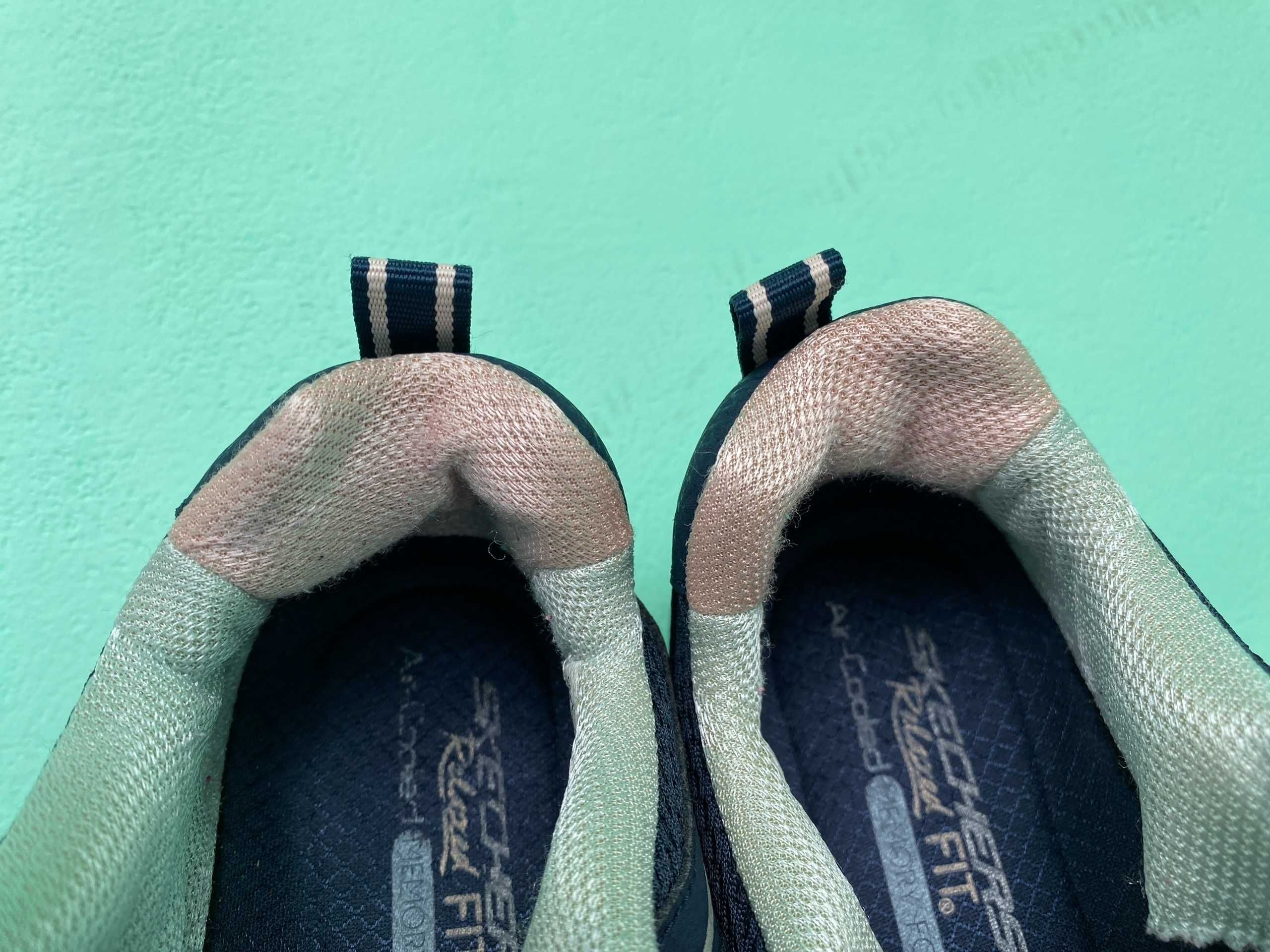 Кросівки Skechers Relaxed Fit D'Lux Walker - Infinite Motion