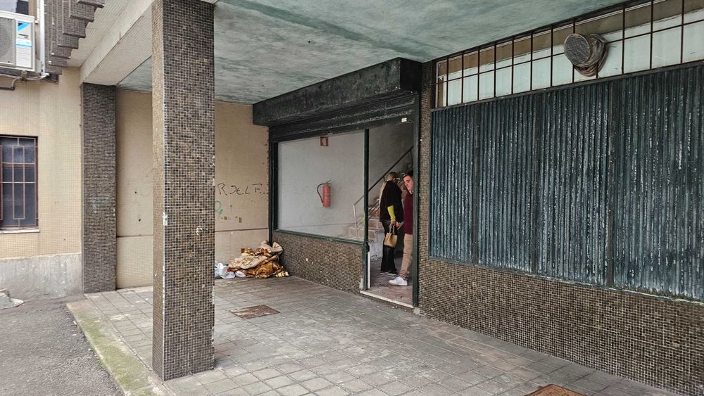 Arrenda-se Loja Bem Situada no Porto