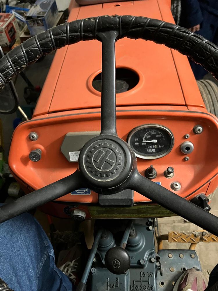 Tractor kubota poucas horas de uso