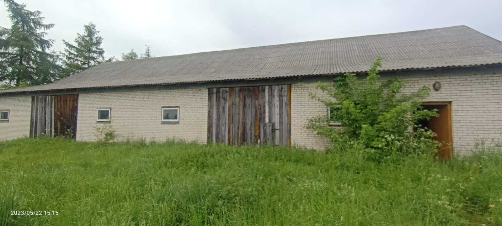 Dom na działce 45 arów wraz ze stodołą i garażem.