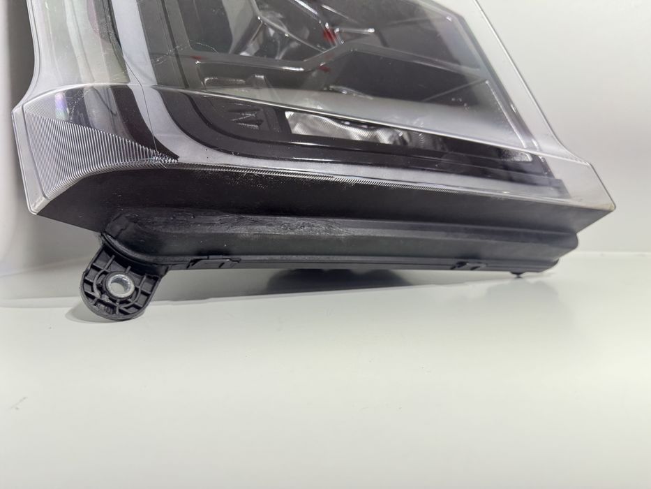 FORD F-MAX - lampa prawa przednia FULL LED