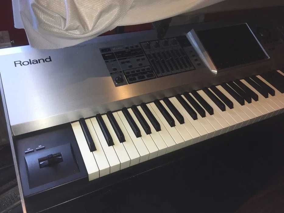 Syntezator Roland Fantom G8 z case, wysyłka /odbiór osobisty
