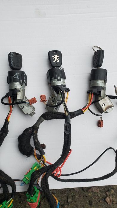 Замок запалювання зажигання Peugeot 206 207 307 308 контакна група