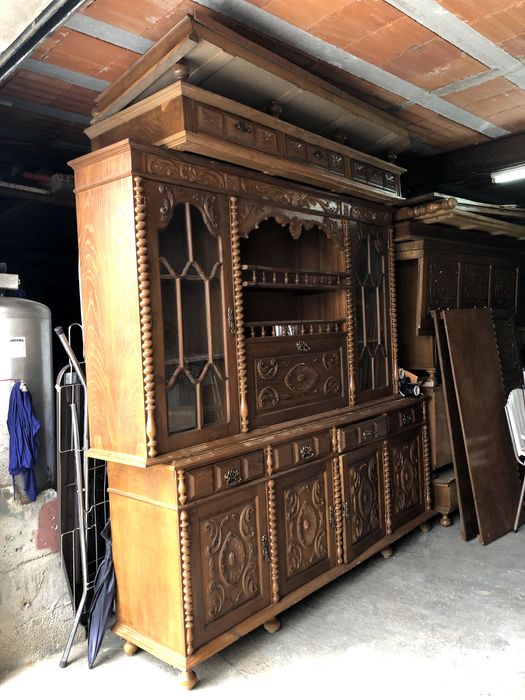 Vendo varios moveis antigos - Cama l roupeiros l moveis sala