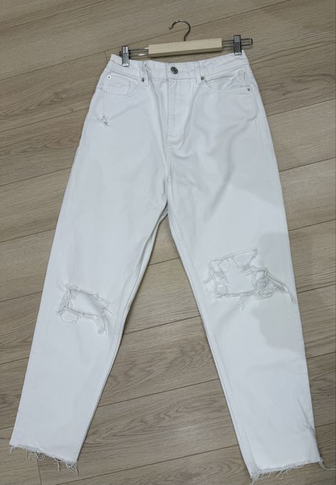 Женские белые джинсы Stradivarius. Разм. 36