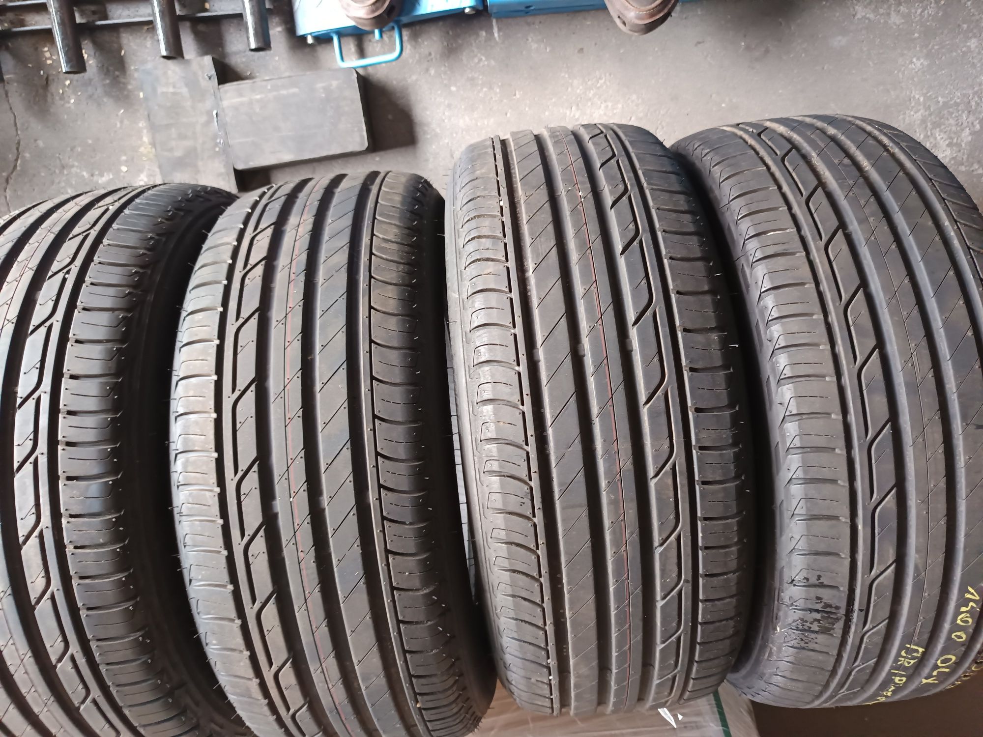 Opony 215/50 R18 Bridgestone nowe demo