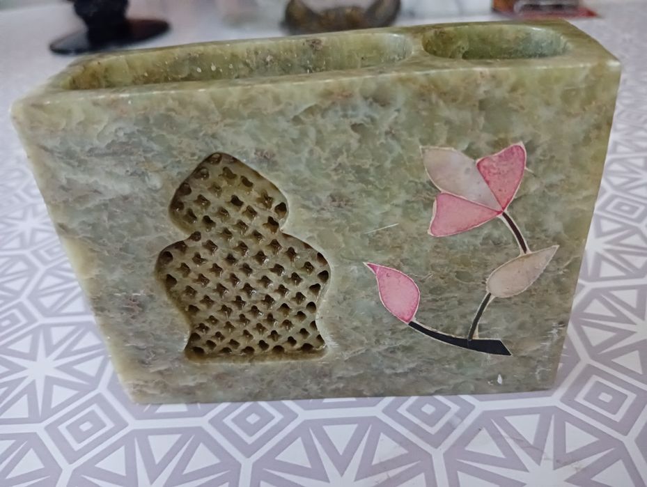 Suporte para canetas e cartões de visita