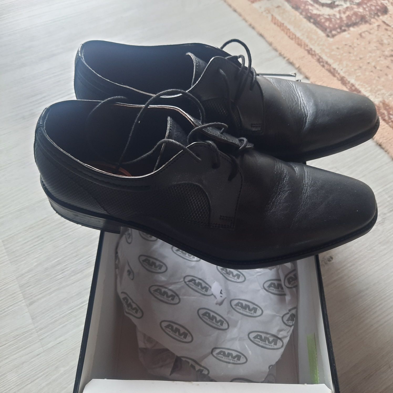 Buty eleganckie młodzieżowe 41