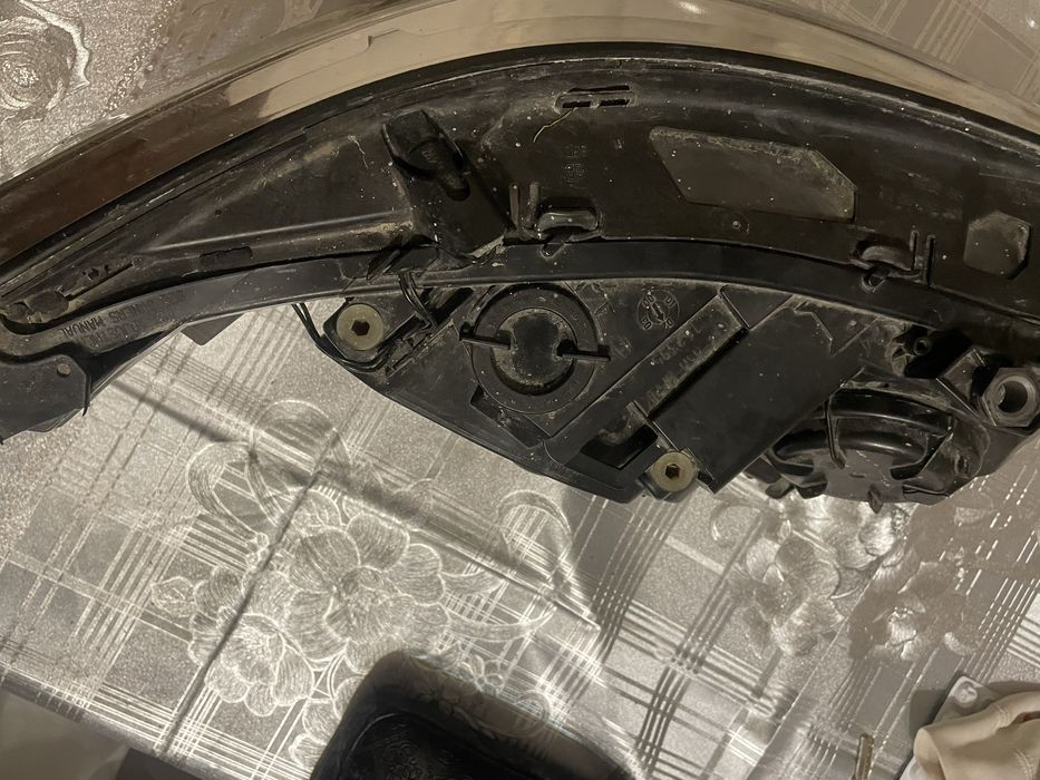 Ліва Фара на BMW E60 Дорест